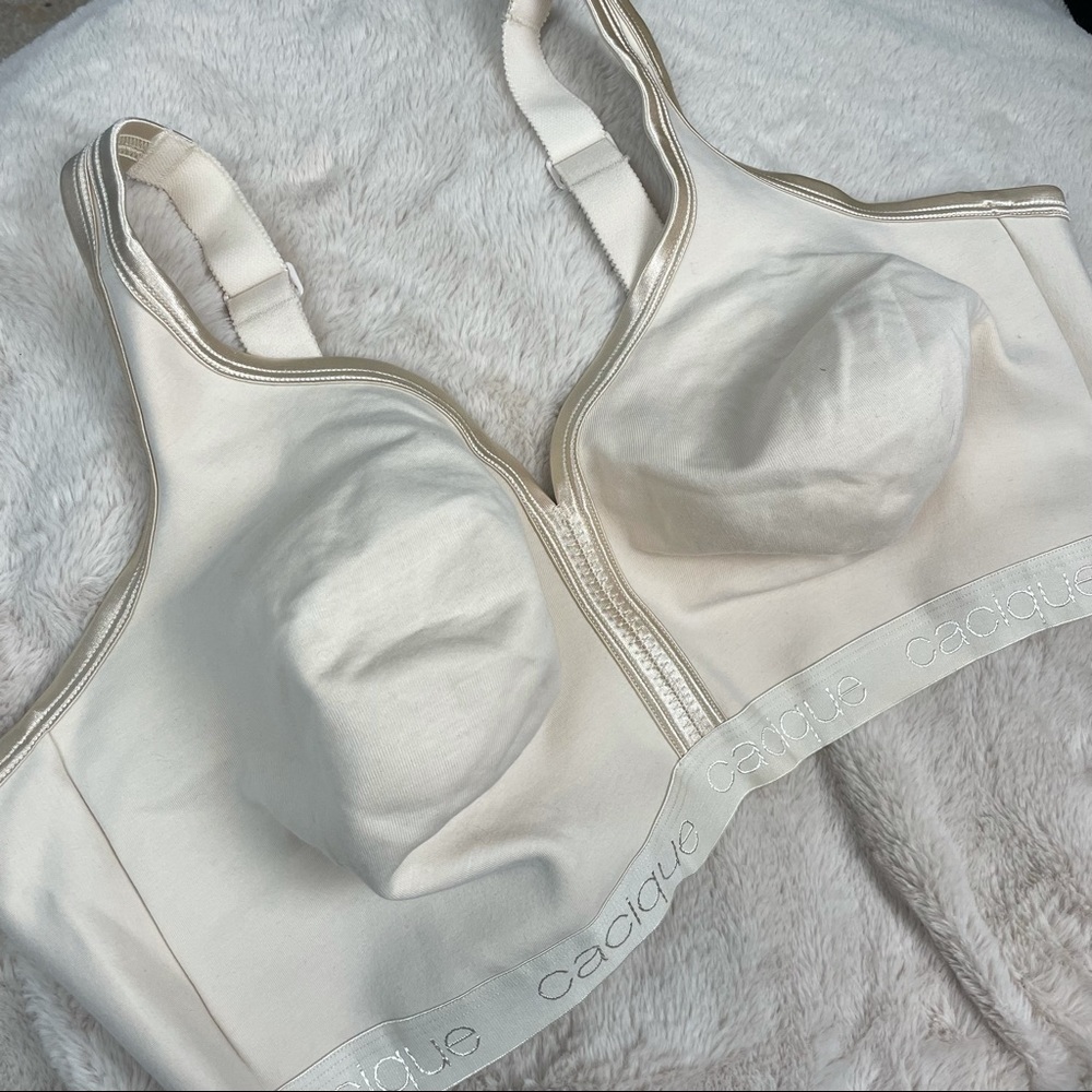 Cacique Ivory/Champagne Full Coverage Wireless Bra